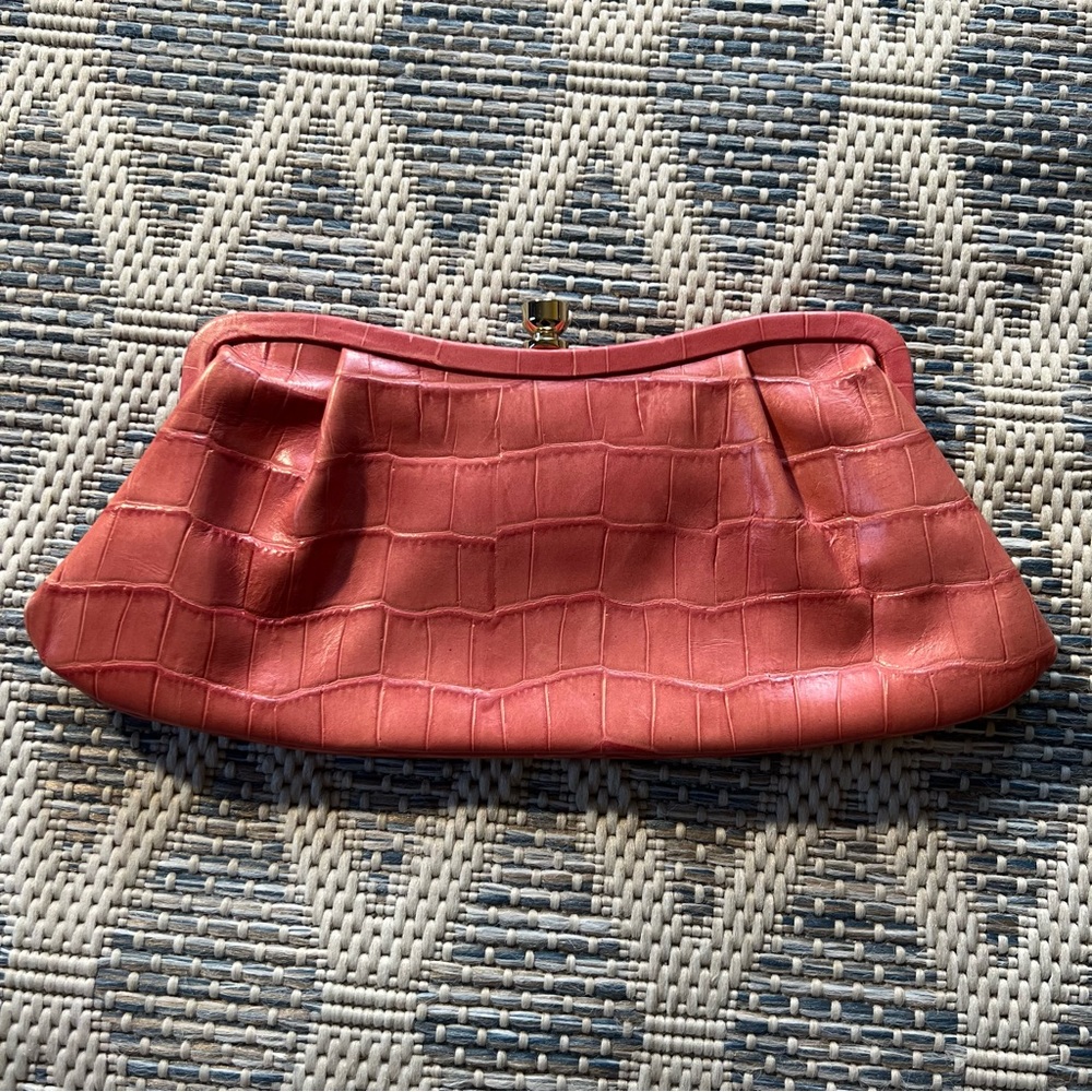 🍎 3/$30 Banana Republic Coral Crocodile Embossed Leather Clutch